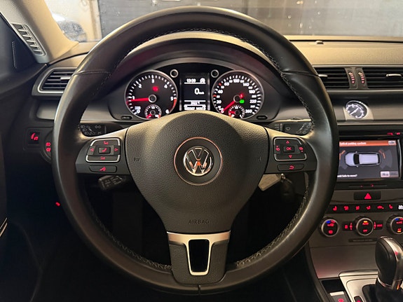 Volkswagen Passat 26 of 26