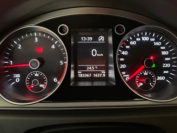 Volkswagen Passat 25 of 26