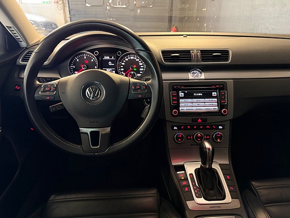 Volkswagen Passat 18 of 26