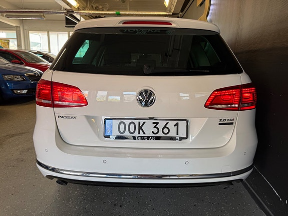 Volkswagen Passat 9 of 26