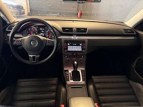 Volkswagen Passat 17 of 26