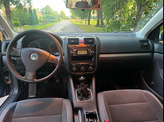 Volkswagen Golf V 5 of 5