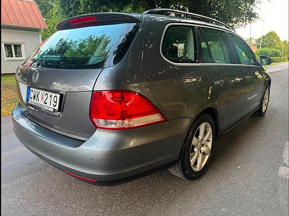 Volkswagen Golf V 2 of 5