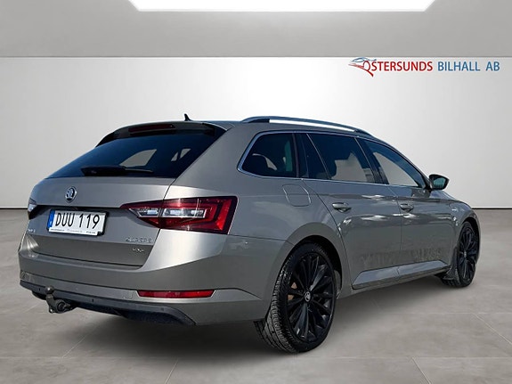 Skoda Superb 8 of 17