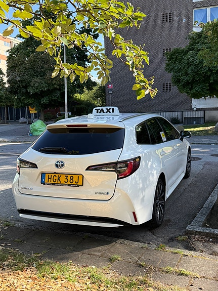 Toyota Corolla 5 of 5