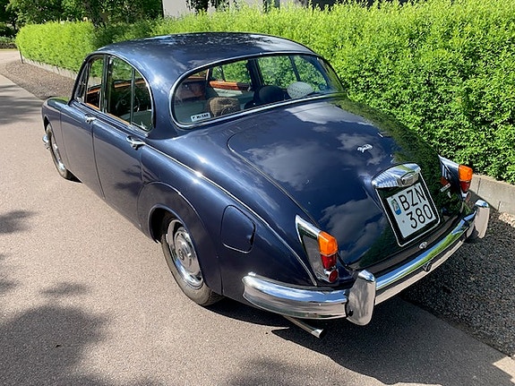 Jaguar Daimler 2 of 9