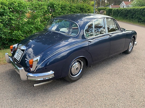 Jaguar Daimler 6 of 9