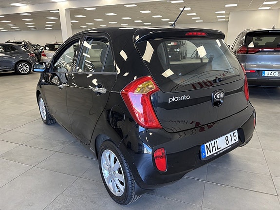 Kia Picanto 4 of 10
