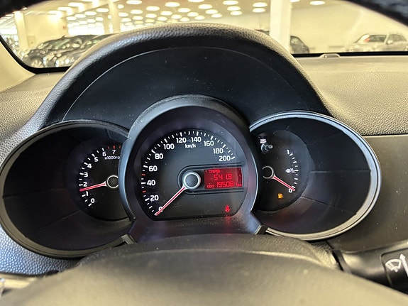 Kia Picanto 9 of 10