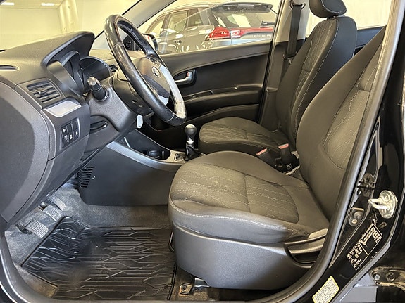 Kia Picanto 8 of 10