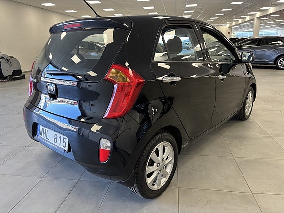 Kia Picanto 3 of 10
