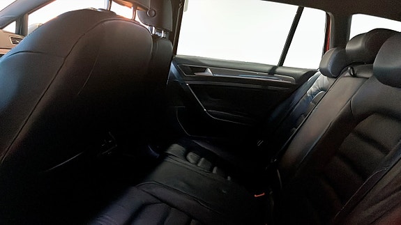 Volkswagen Golf Alltrack 11 of 12