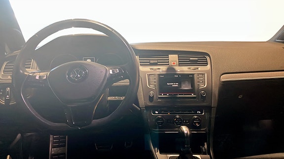 Volkswagen Golf Alltrack 10 of 12