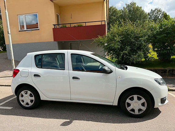 Dacia Sandero 3 of 6