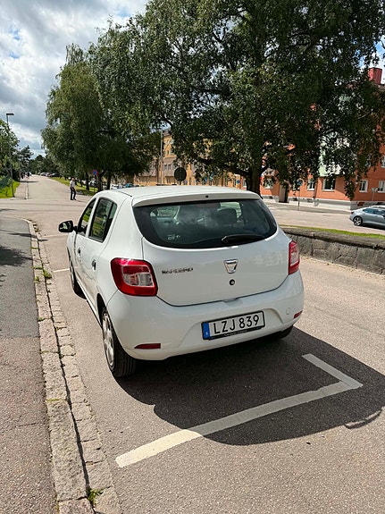 Dacia Sandero 4 of 6