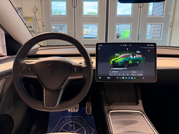 Tesla Model Y 8 of 23