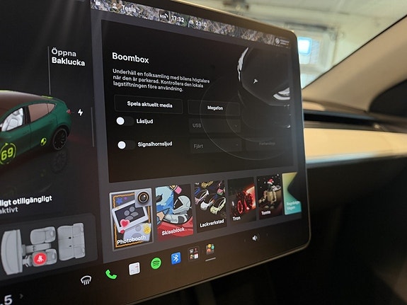 Tesla Model Y 14 of 23