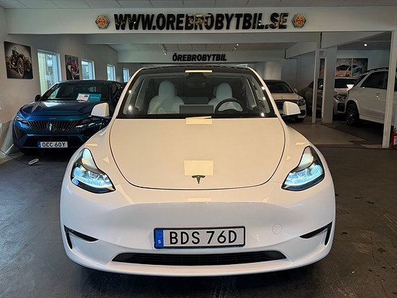 Tesla Model Y 23 of 23
