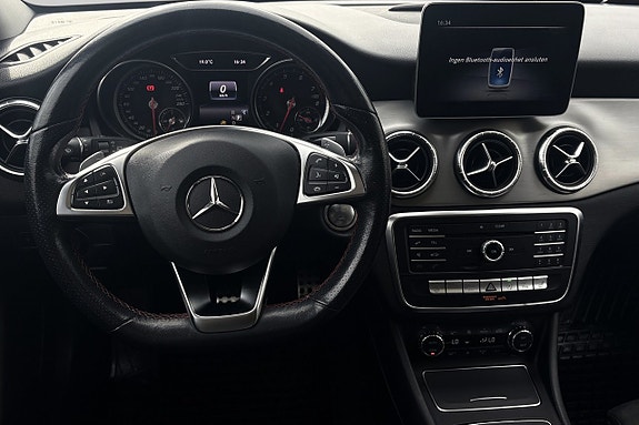 Mercedes-Benz CLA180 15 of 30