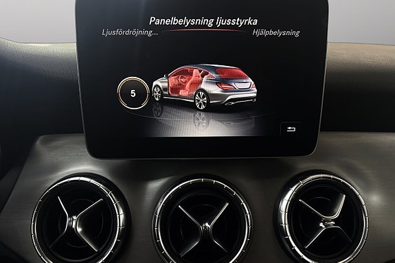 Mercedes-Benz CLA180 23 of 30