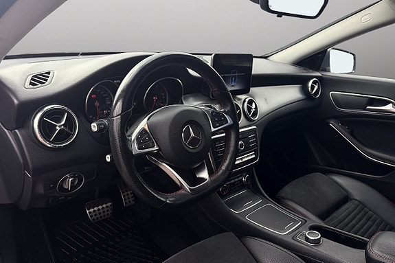 Mercedes-Benz CLA180 11 of 30