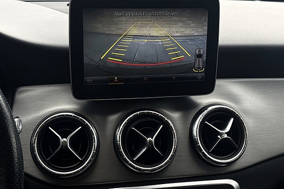 Mercedes-Benz CLA180 24 of 30