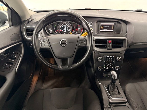 Volvo V40 17 of 29