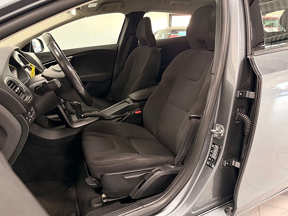 Volvo V40 11 of 29