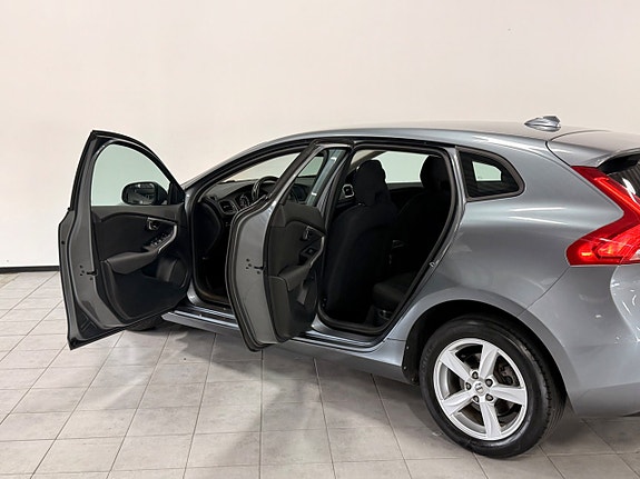 Volvo V40 13 of 29