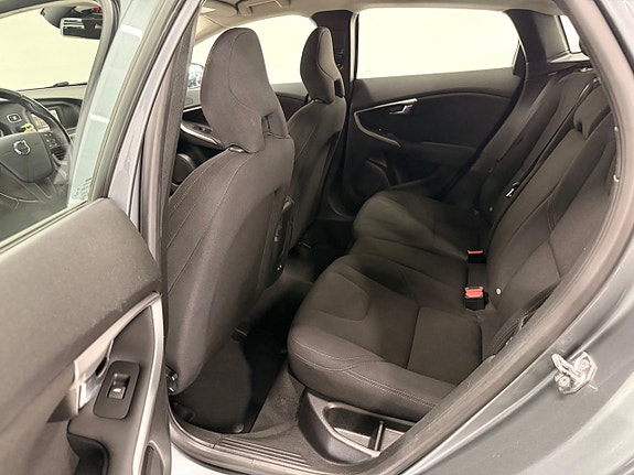 Volvo V40 14 of 29