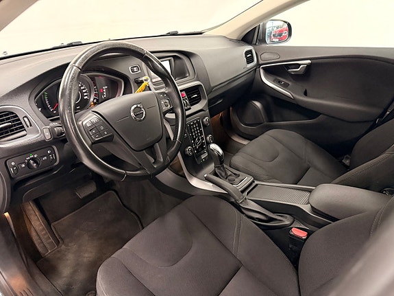 Volvo V40 12 of 29