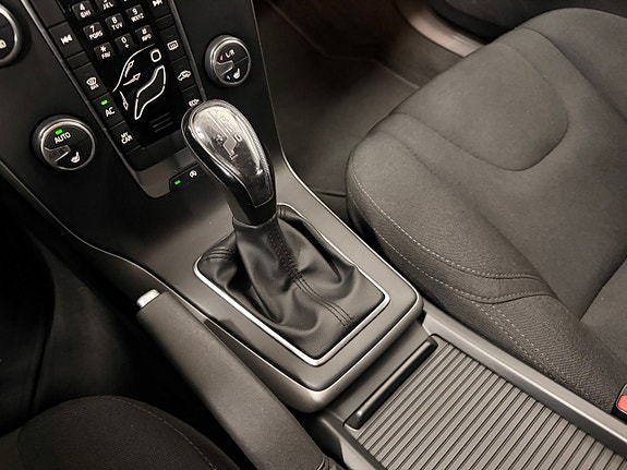 Volvo V40 24 of 29