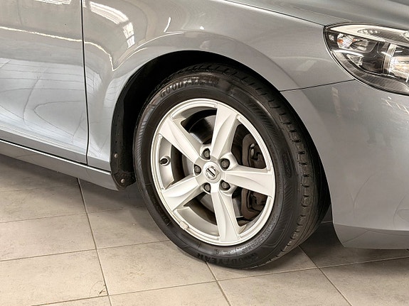 Volvo V40 3 of 29