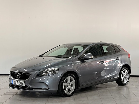 Volvo V40 4 of 29