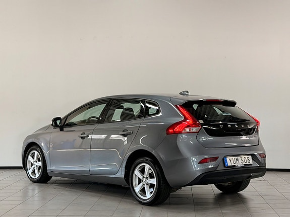 Volvo V40 6 of 29