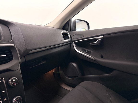 Volvo V40 25 of 29