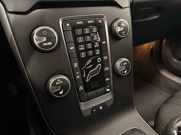 Volvo V40 23 of 29