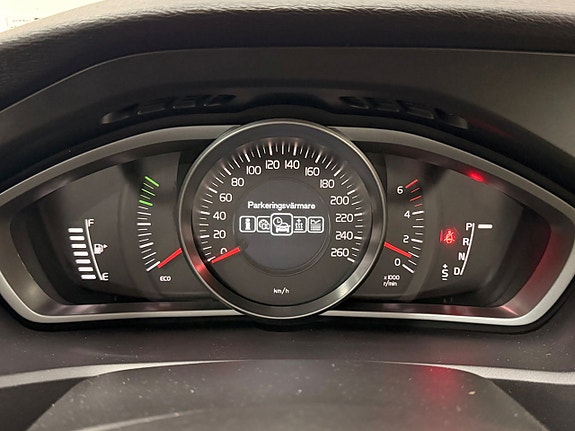 Volvo V40 20 of 29