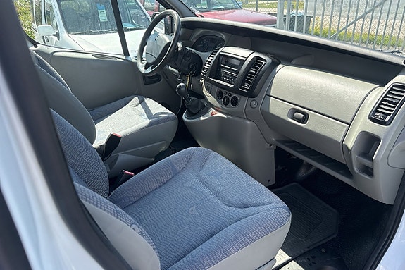 Renault Trafic 18 of 21