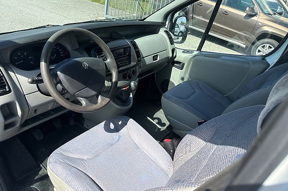 Renault Trafic 14 of 21