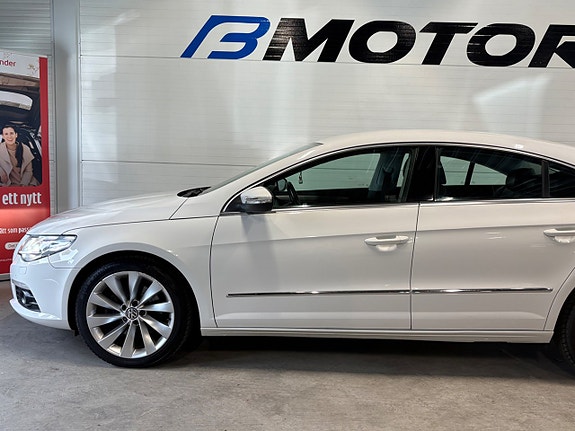 Volkswagen Passat CC 2 of 9