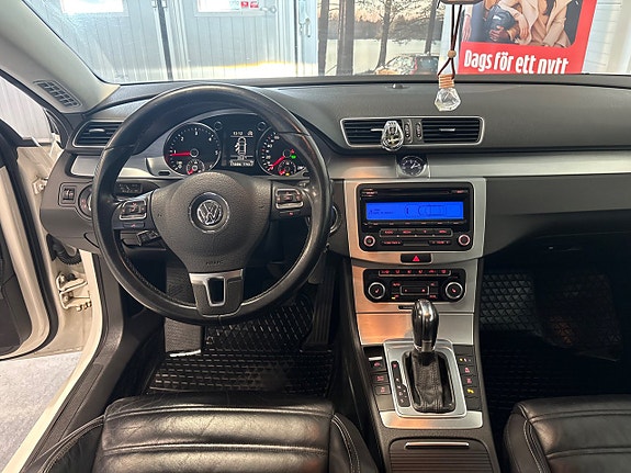 Volkswagen Passat CC 6 of 9