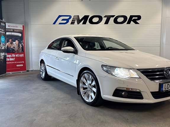 Volkswagen Passat CC 3 of 9
