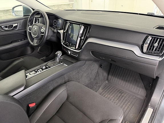 Volvo V60 12 of 26