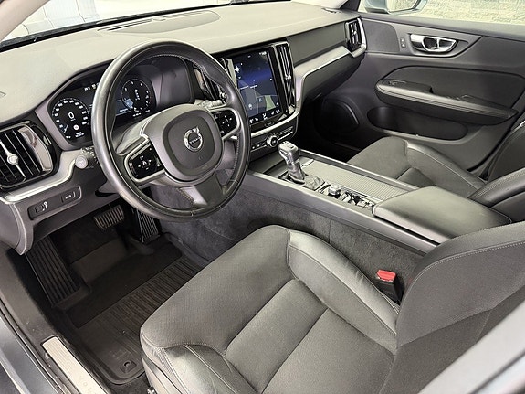 Volvo V60 11 of 26