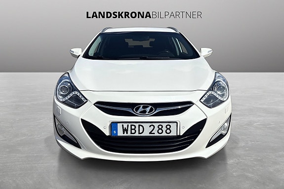 Hyundai i40 2 of 30