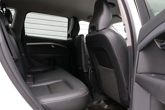 Volvo XC70 15 of 19