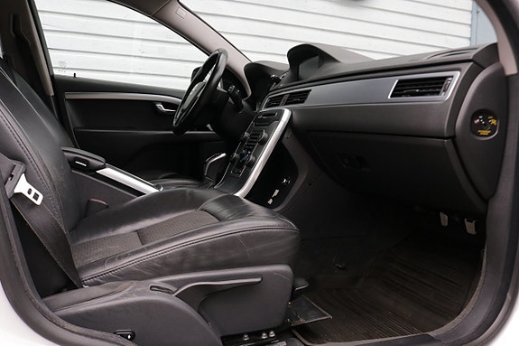 Volvo XC70 14 of 19