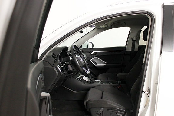 Audi Q3 16 of 26