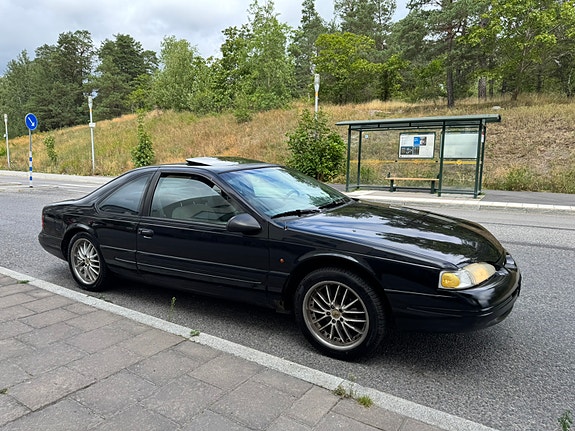 Ford Thunderbird 4 of 6
